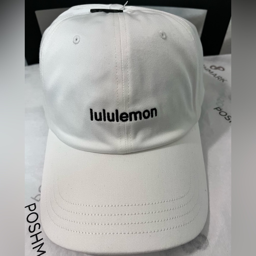 Lululemon NWT AUTHENTIC classic unisex *Wordmark White/Black Ball Cap